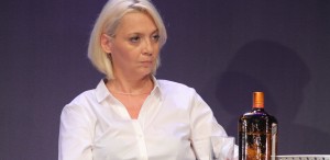Teatrul Metropolis – 6 ani de existenţă. 6 invitaţii duble la spectacolul „Sex“, cu Emilia Popescu!