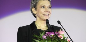 Artiştii îi iau apărarea actriţei Oana Pellea printr-o scrisoare către Mircea Dinescu