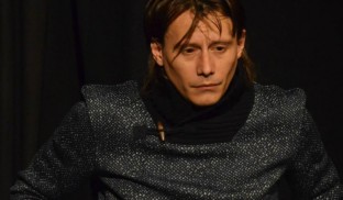 Doua liniute, un nou spectacol cu Marius Manole. Câştigă o invitaţie!