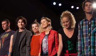 Pisica verde, un nou spectacol la Teatrul Metropolis. Câştigă 6 invitaţii!