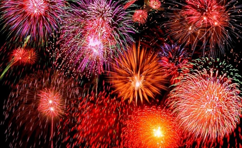Cel mai spectaculos show de artificii, în Piaţa Constituţiei
