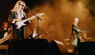Eurythmics se reuneşte în cinstea Beatles-ilor