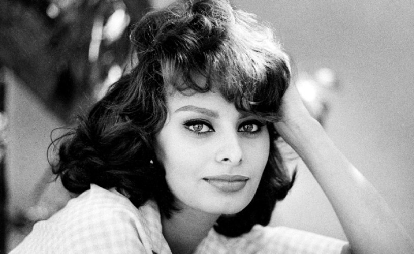 Sophia Loren spune că s-au făcut presiuni asupra sa să îşi „repare” nasul prea lung