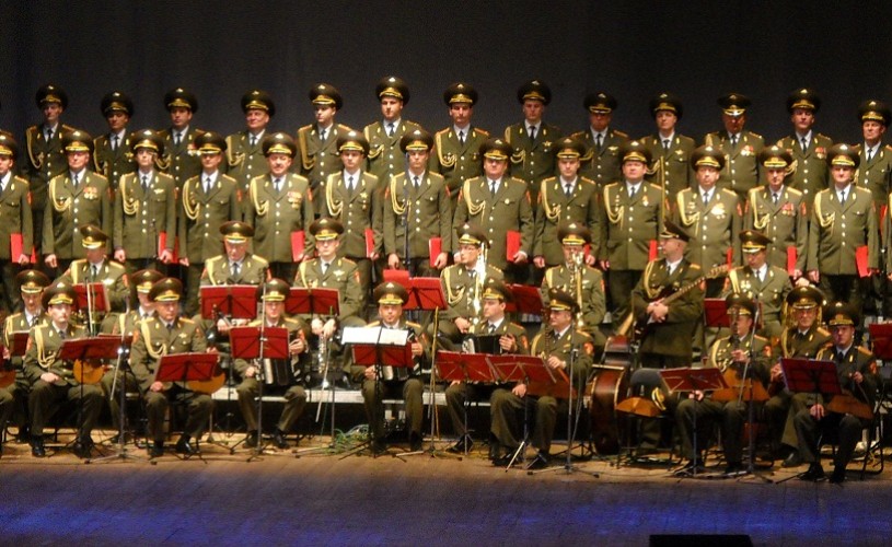 Corul Armatei Roşii invadează Bucureştiul