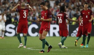 Coșmarul unei nopți de vară: Pepe jucând fotbal și Ronaldo recitând din Camoes