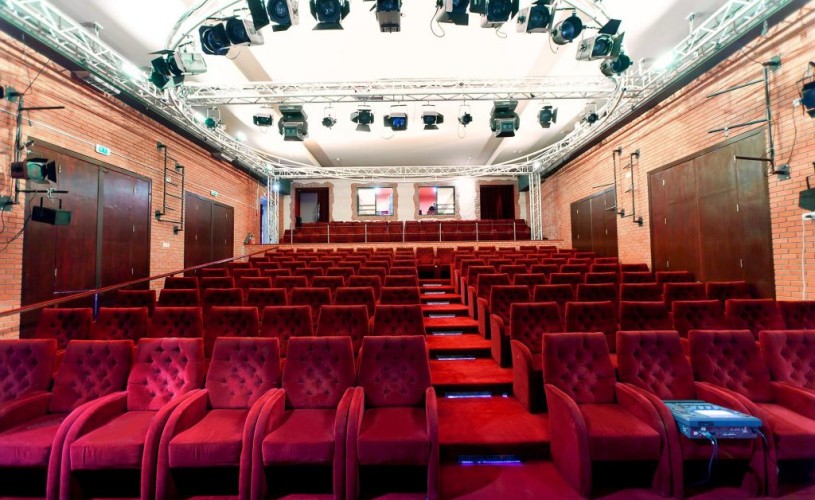 Programul teatrelor din Bucureşti şi din ţară