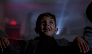Imnul național, impus în sălile de cinematograf