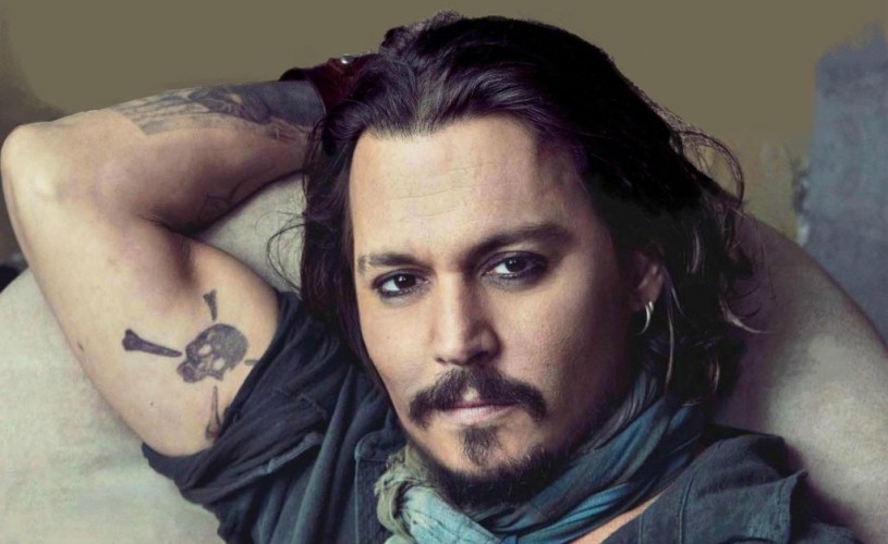 Ce se poate discuta cu Johnny Depp / SUPRAVEGHETORUL și alte povestiri