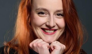 Ana Bianca Popescu: „Aștept oamenii să vină la teatru și să le dea credit actorilor tineri”