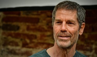 Conferințele FITS: Celebrul coregraf Ohad Naharin, om-forță și artist prometeic