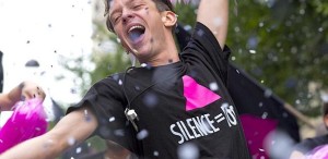 „120 de bătăi pe minut”. Activism, sex, moarte