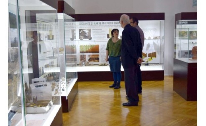 Expoziție cu podoabe vechi de aproape 8.000 de ani