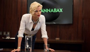 Charlize Theron, încurcată de noul rol din comedia „Gringo: Amator în misiune”