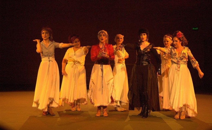LYSISTRATA, jucată de greci, pe scena TNB cu două reprezentaţii