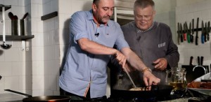 Un fin intelectual de la TVR, în bucătăria lui Dinescu  