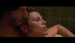 Ana Ularu a împlinit 33 de ani! Talentata actriță româncă este iubita lui Keanu Reeves în thrillerul „Siberia“