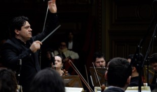 Cristian Măcelaru și Orchestra Națională Simfonică a României deschid Festivalul „Enescu și muzica lumii” de la Sinaia