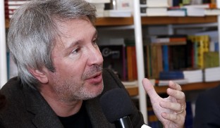 Éric Vuillard: „O literatură care scoate din ecuație banii în zilele noastre ar fi o simplă fabulație”