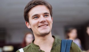 Florin Aioane: „La Teatrul Metropolis, simt că aparțin locului”