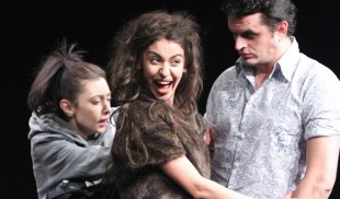 „7 dintr-o lovitură”: râdem, ironizăm, judecăm, dar de fapt pe cine?