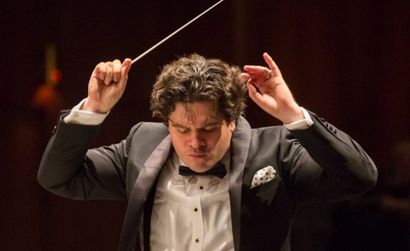 Cristian Măcelaru va prelua bagheta de la Mariss Jansons pentru concertul cu Orchestra Regală Concertgebouw