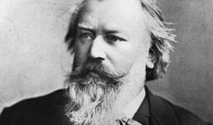 BRAHMS: Clasicistul modernist care a devenit „urmașul lui Beethoven”