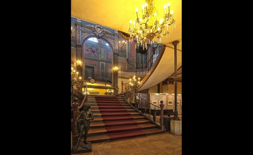 Palatul Șuțu, Muzeul Aman, Muzeul de Artă Populară își așteaptă vizitatorii
