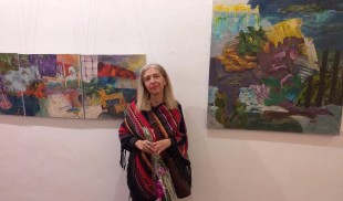 ,,Nu țin să fac o artă politică, așa că evadez în lumi inventate.” În dialog cu Beatrice Anghelache