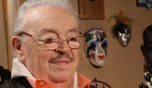 Ion Lucian: Suntem o societate de roboţi, care construiesc roboţi şi vom fi înghiţiţi de roboţi
