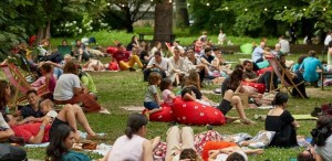 Weekend Sessions readuce în Grădina Botanică a Universității din București picnicuri și conexiuni culturale