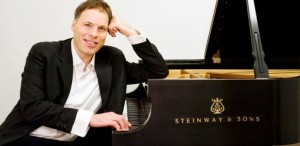 Concertele pentru două piane de Mozart și Poulenc răsună la Ateneul Român
