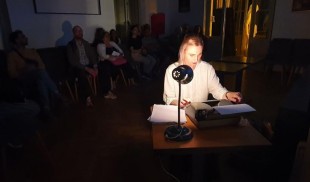 NO RA – Femininul norilor, spectacolul dedicat Norei Iuga, este reluat din această toamnă la Muzeul Național al Literaturii Române