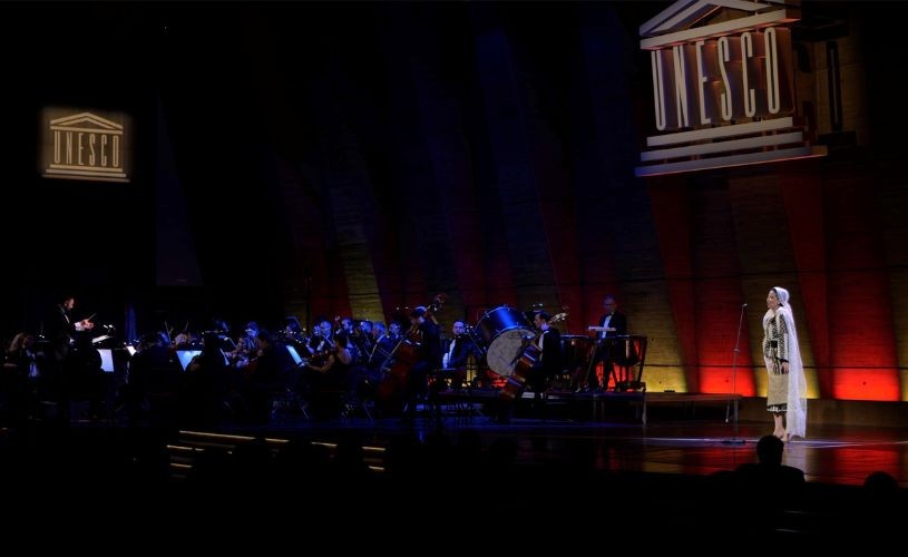 Succes de amploare pentru Opera Națională din București la Sala Mare UNESCO, cu „Povestea iei”