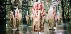 Art Safari încheie 2022 cu peste 120.000 de vizitatori și continuă în 2023 parteneriatul cu muzeul londonez Victoria and Albert