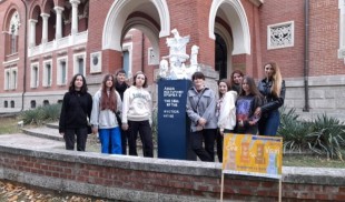 Patru monumente spun povestea adolescenților din Ucraina în cadrul proiectului „Open Museums Open Hearts”