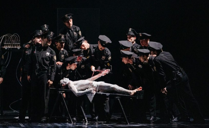 Teatru cu genunchiul pe gât – „Bros“ – Castellucci – Teatrul Național Timișoara