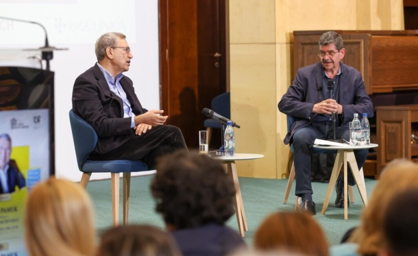 Orhan Pamuk, scriitor: „Cumpăr mai multe cărți decât citesc“