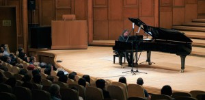 Turneul Pianul Călător 13 al pianistului Horia Mihail începe pe 4 mai, la Londra