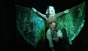 O poveste despre condiția umană, o șoaptă de iubire într-o seară de aprilie și basme pentru cei care încă cred în magia lor, toate vă așteaptă la Teatrul Coquette