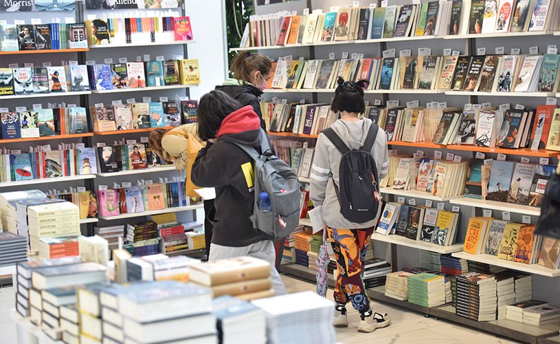 Bookfest 2023: autori de marcă din literatura universală, în traducere în colecția Anansi. World Fiction