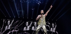 Robbie Williams a electrizat publicul, marcând 25 de ani de carieră solo!