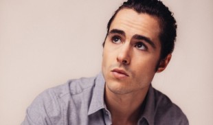 Ben Schnetzer va juca rolul celebrului dirijor român Sergiu Celibidache în filmul „Cravata galbenă”