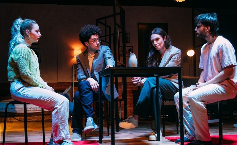 „Credit”-ul care schimbă oameni și relații, la Teatrul Metropolis