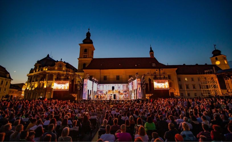 Peste 2.000 de spectatori au participat la Sibiu, la premiera absolută de balet clasic „Rigoletto”