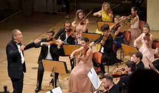 Orchestra Română de Tineret dirijată de Cristian Mandeal la Bucureşti, Kassel şi Berlin