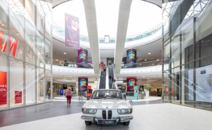 Classic Luxury Cars: Expoziție de mașini clasice de lux la Mega Mall, prezentată de Mașinistul