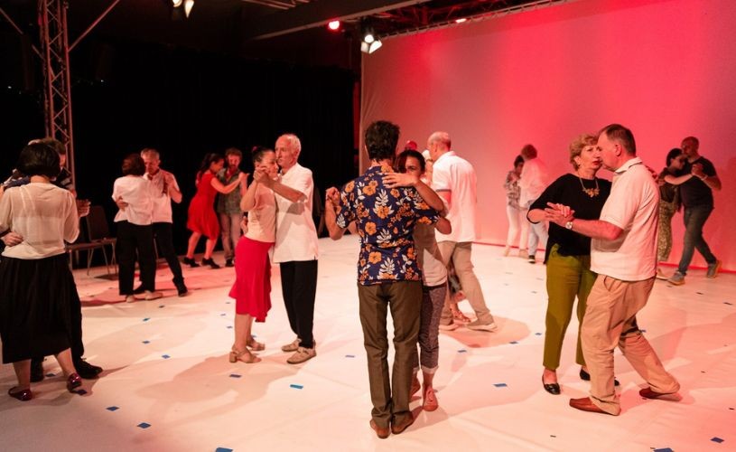 Dans? Terapie? Dans-terapie – experiența ParkinsOn Dance