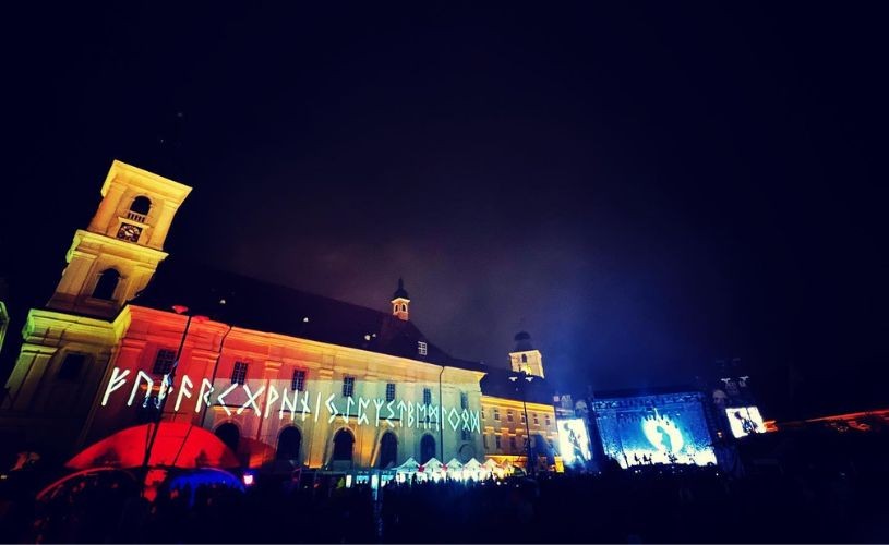 ARTmania Festival 2023: 21.000 de participanți s-au întâlnit la Sibiu pentru a se bucura de 3 zile de concerte, activități culturale și de evenimente alternative