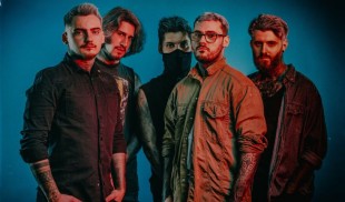 #ChillingBackAugust – Concert acustic Taking Back August în Echoes Haus