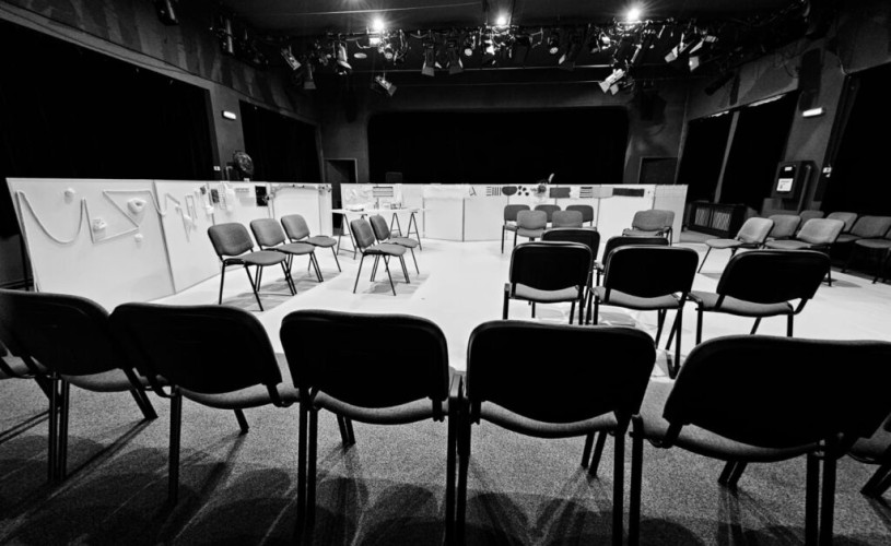 O incursiune în lumea copiilor nevăzători printr-un spectacol de teatru, în premieră la Sibiu!